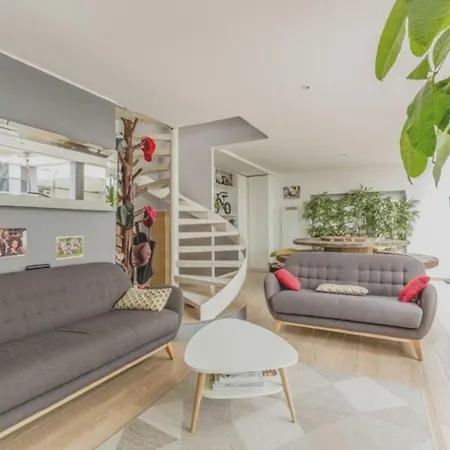 Apartment A Colombes, Et Cheminee